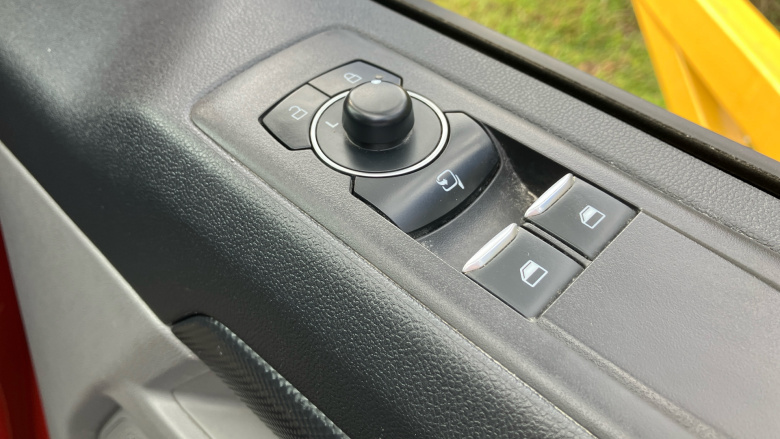 Ford Transit Custom 300 L1 Diesel Fwd 2.0 EcoBlue 136ps H1 Van Limited